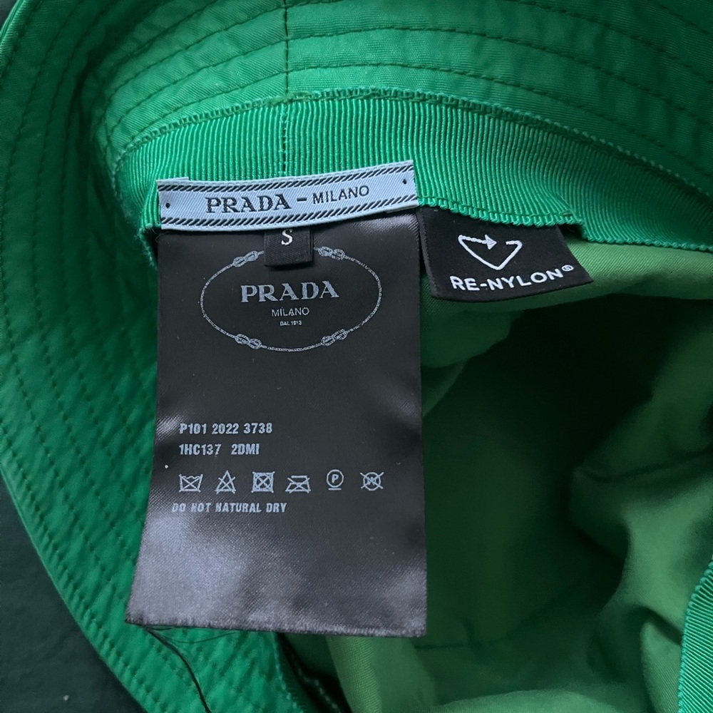 Prada Re-Nylon bucket hat in Kelly Green - Picture 8 of 10